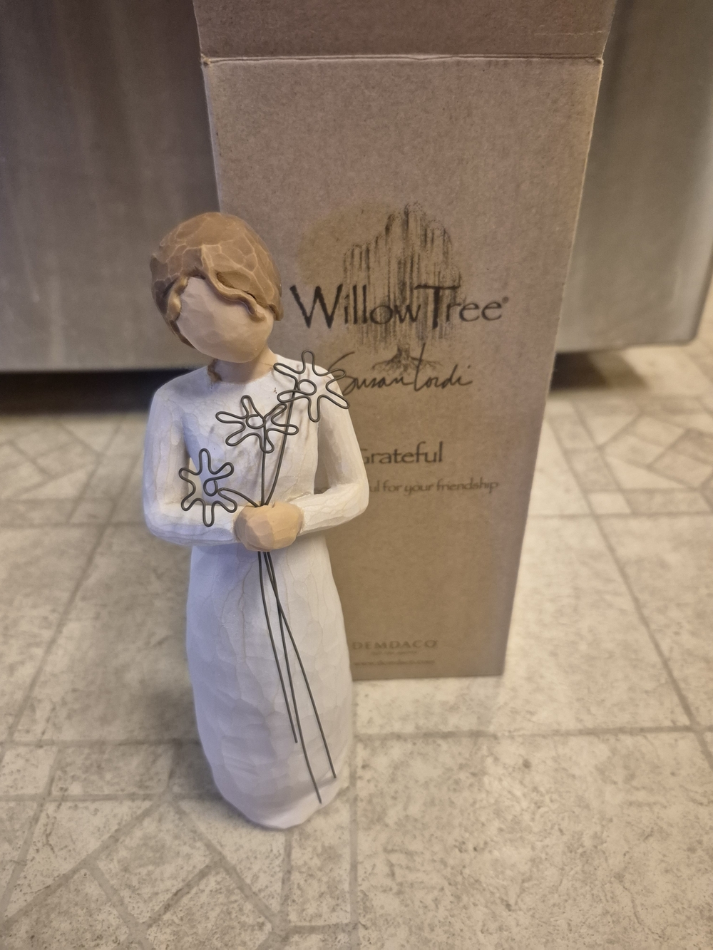 Willow Tree 2004 "Grateful"Demdaco 9" Girl Figurine by Susan Lordi